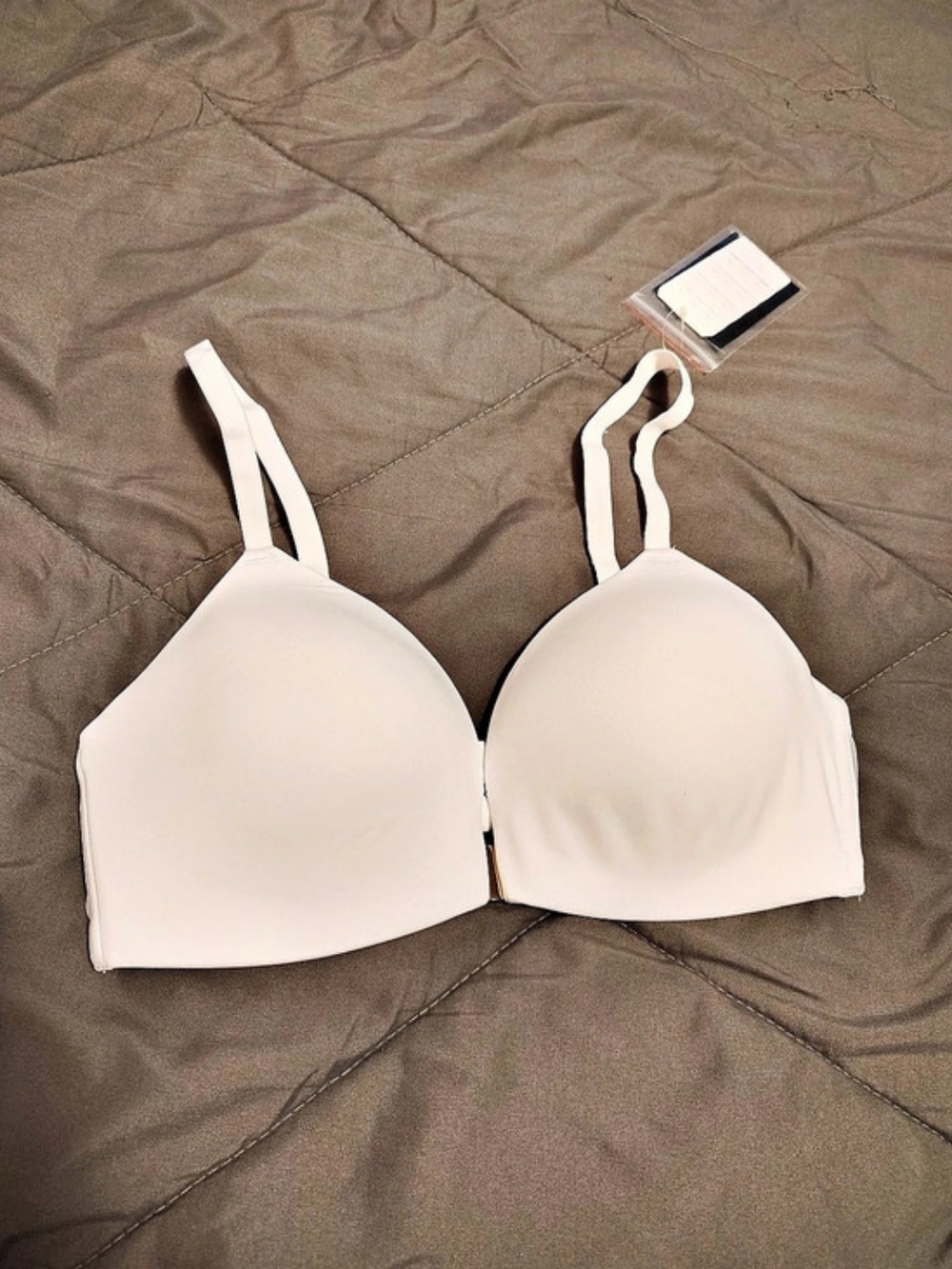 Underoutfit The Front Closure Dream Bra Wireless Bra White Medium